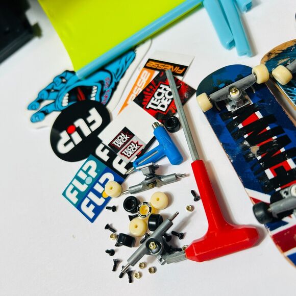 Tech Deck Transforming Pipelines Skate Park SK8 Container Sets and Board Lot - Picture 6 of 6